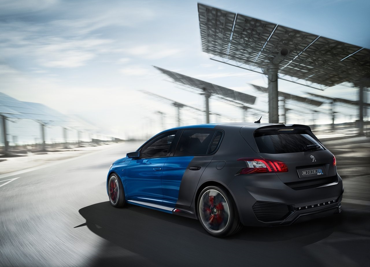 Peugeot heeft laten vallen dat het met een nieuw sportief topmodel gaat komen voor de 308. Die auto krijgt een hybride aandrijflijn en moet de directe concurrentie aangaan met de Ford Focus RS.