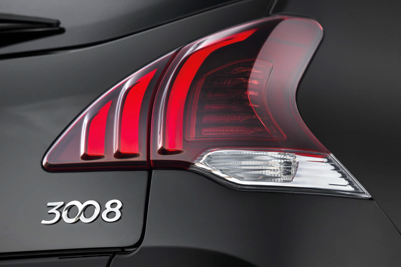 Peugeot verandert focus van crossover naar SUV. De nieuwe 2008 wordt als eerste SUV in de markt gezet, gevolgd door de nieuwe, tweede generatie 3008.