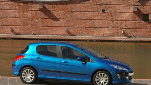 Het vijfendertig pagina's tellende persbericht was even een flinke kluif om doorheen te komen, maar hierbij presenteer ik dan de officile informatie over de Peugeot 308. Speciaal voor leaserijdend Ne