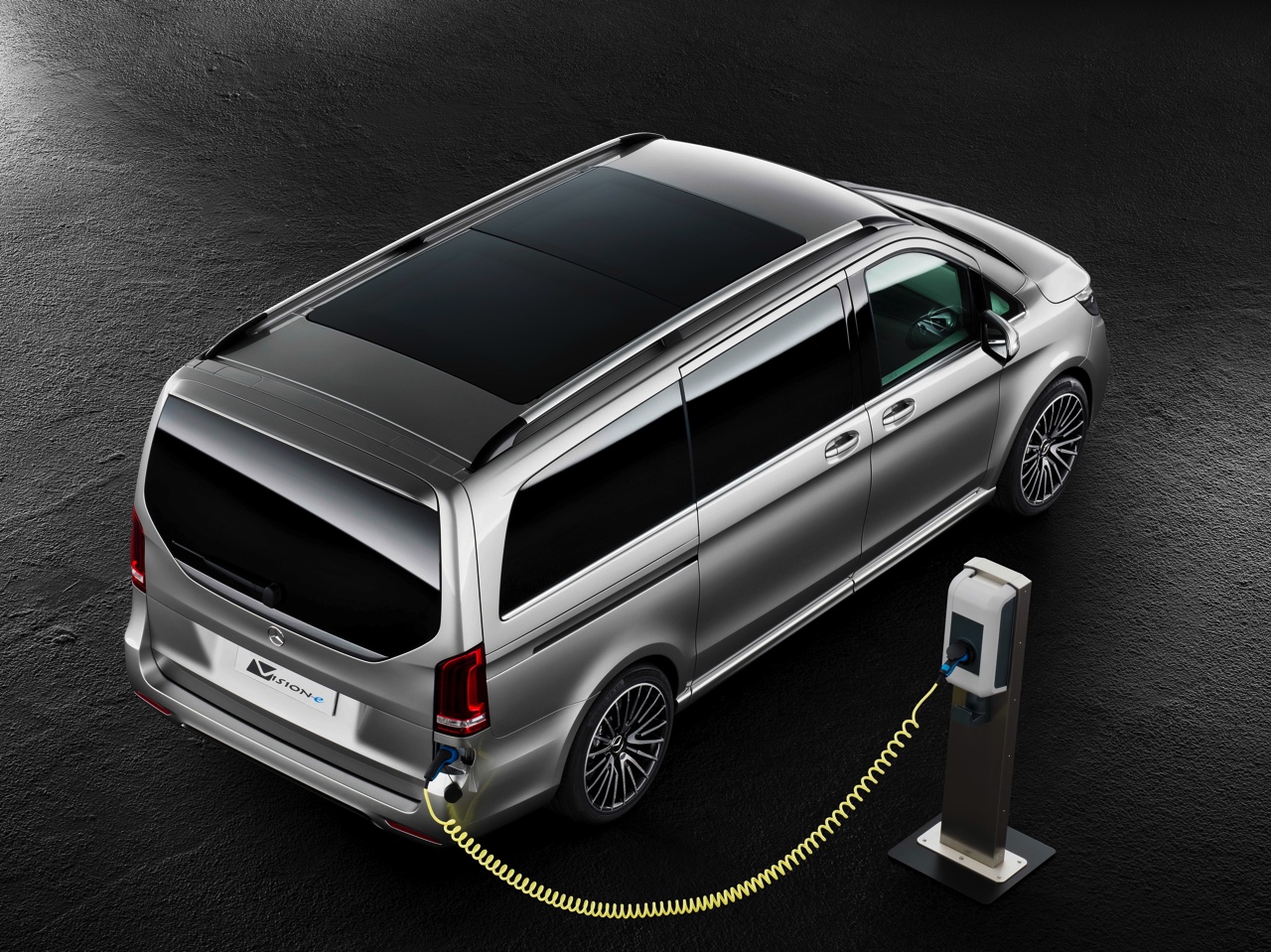 Mercedes-Benz Concept V-ision e is een V-Klasse met plug-in hybridetechniek van de C350e.