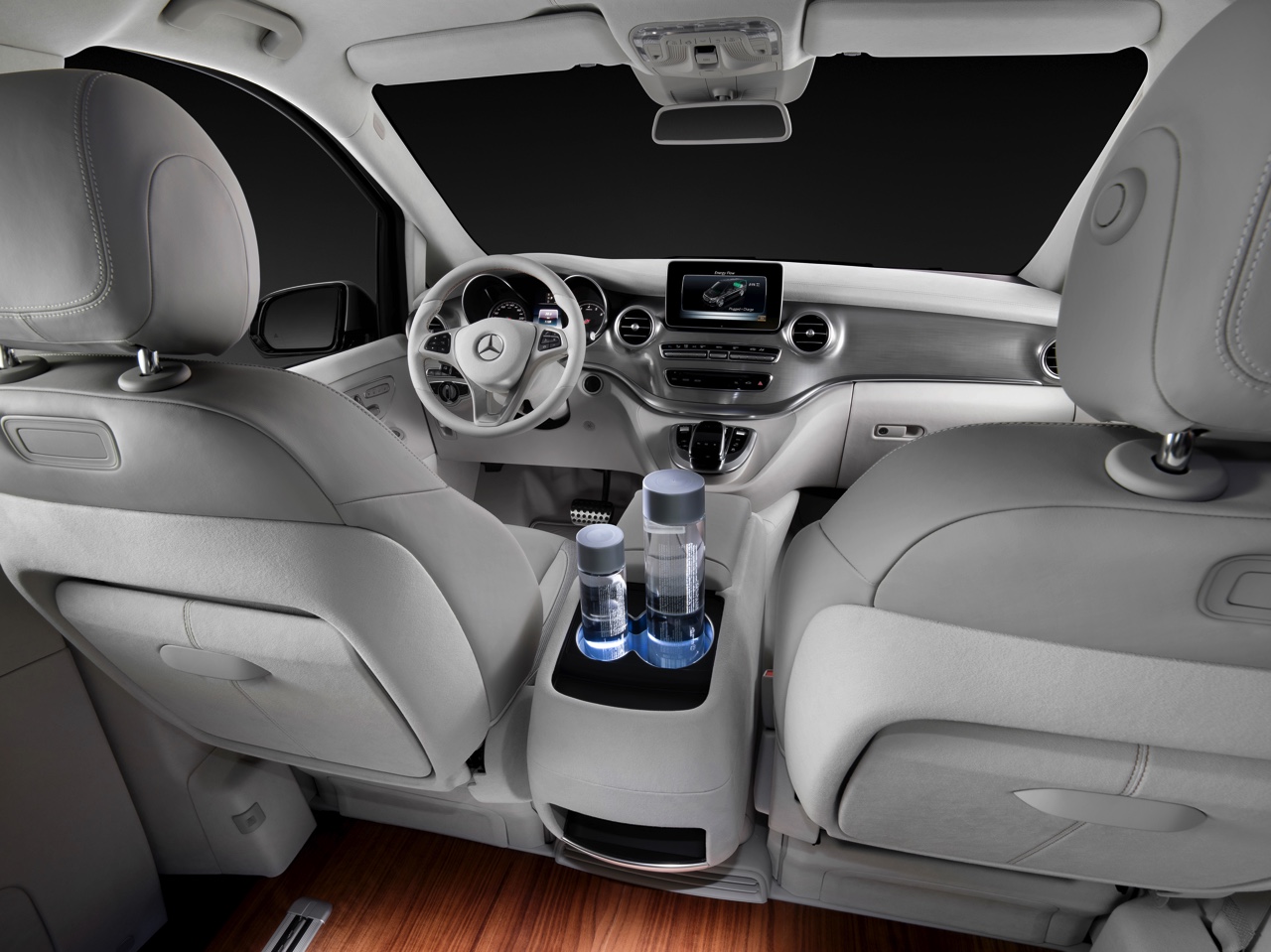 Mercedes-Benz Concept V-ision e is een V-Klasse met plug-in hybridetechniek van de C350e.