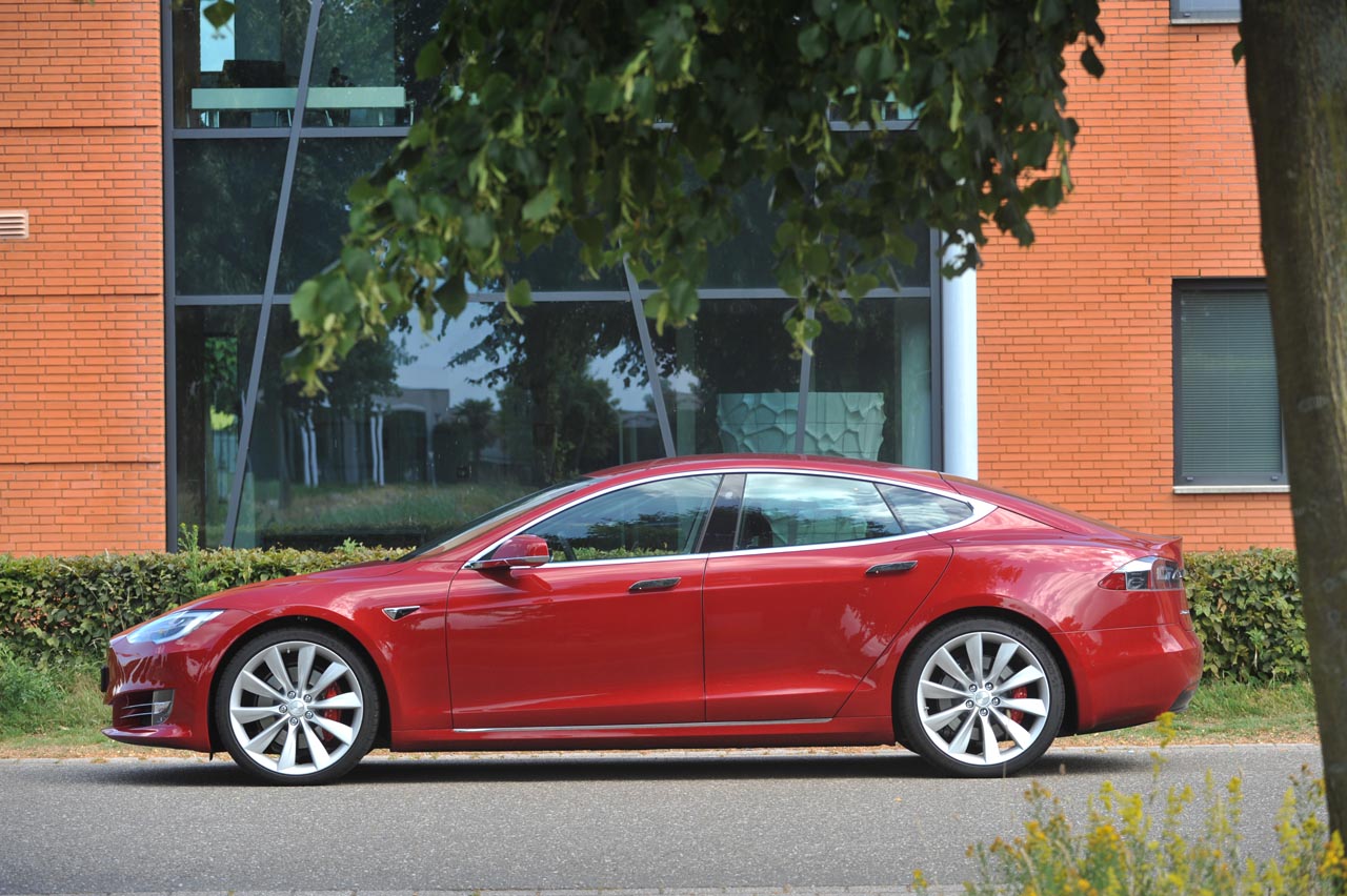 NewMotion presenteert de top 10 van (semi)elektrische auto's in Europa.