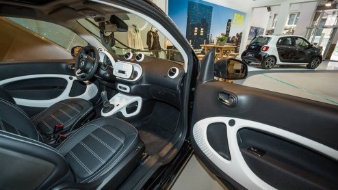Smart pop-up store in Utrecht-Centrum geopend door smart-dealer Stern Auto.