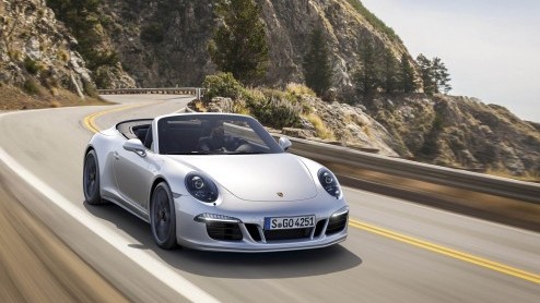 Zoals te verwachten, gaat Porsche ook van de huidige generatie 911 een GTS-variant leveren. De GTS slaat een brug tussen de reguliere Carrera S-modellen en de ultra sportieve GT3.