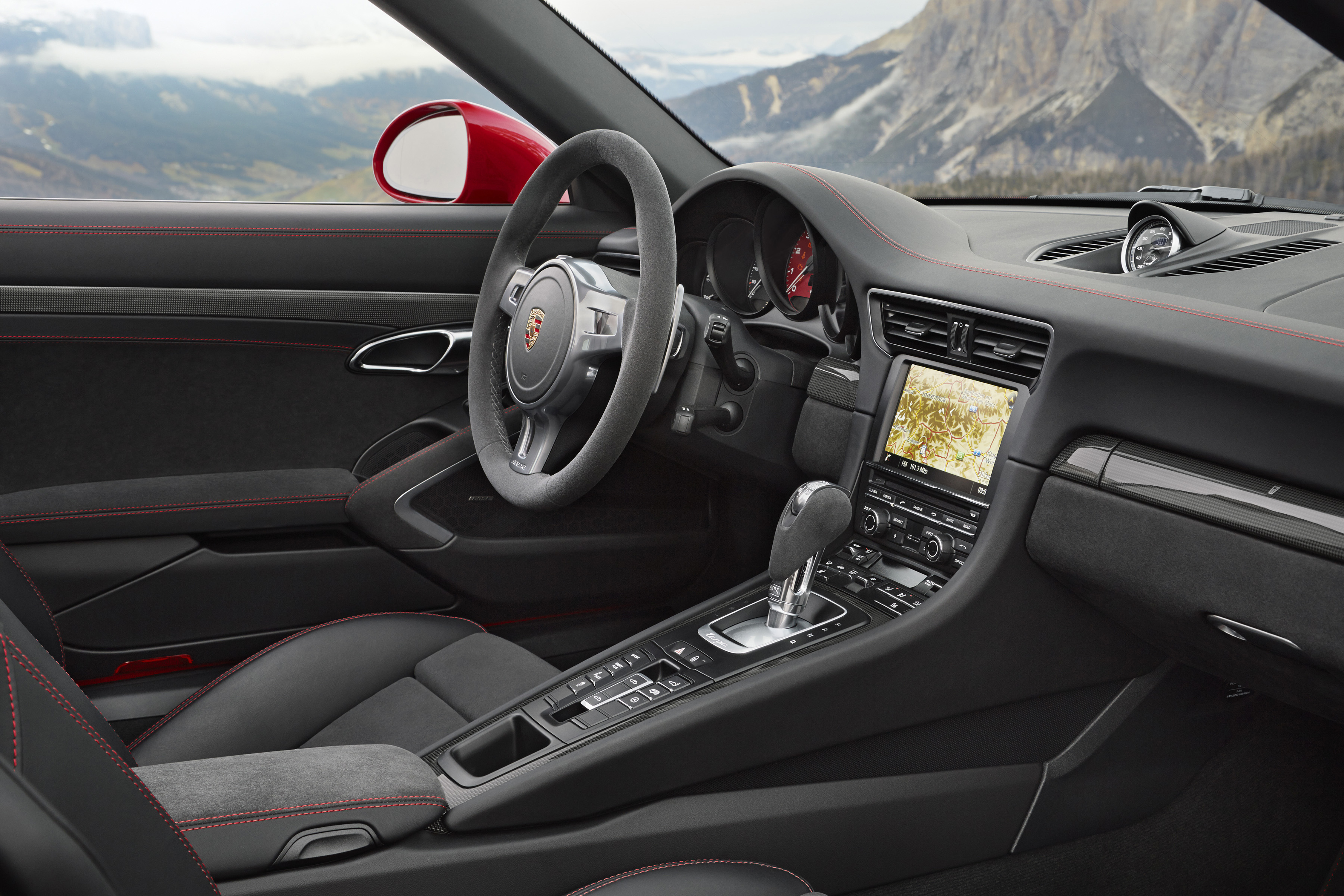 Porsche levert vanaf maart 2015 de 911 zowel in Coup, Cabriolet als Targa4 in de GTS-uitvoering.