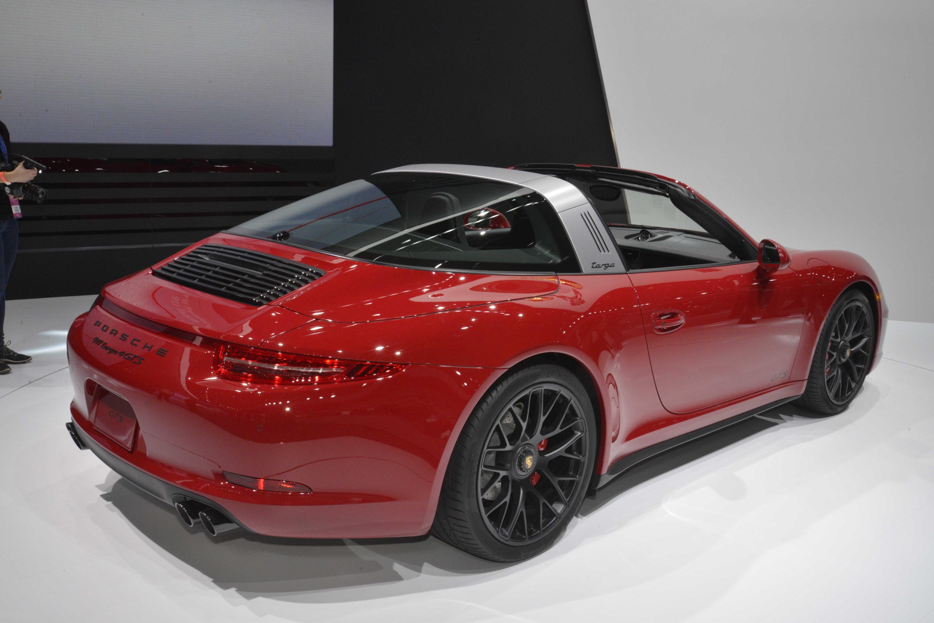 Porsche levert vanaf maart 2015 de 911 zowel in Coup, Cabriolet als Targa4 in de GTS-uitvoering.