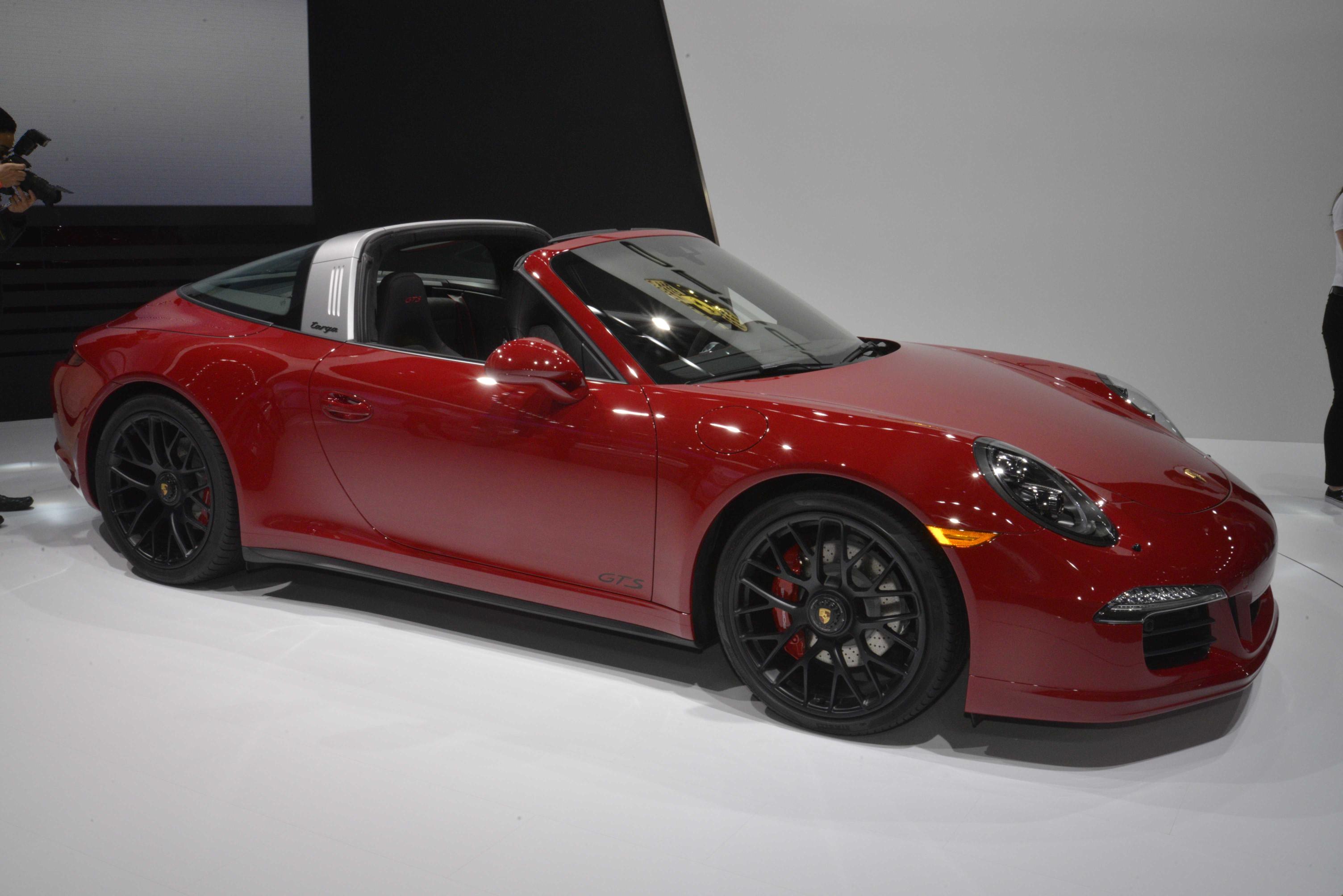 Porsche levert vanaf maart 2015 de 911 zowel in Coup, Cabriolet als Targa4 in de GTS-uitvoering.