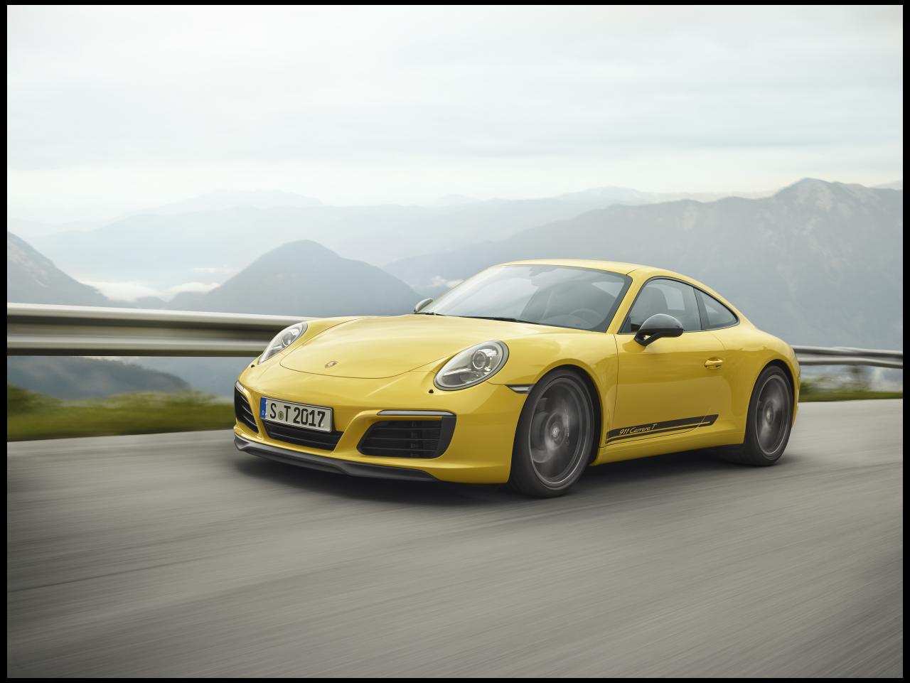 Porsche brengt een lichte variant van de 911 Carrera, de T-versie, waarbij de letter staat voor Touring. De auto brengt het rijplezier naar een meer puur niveau.