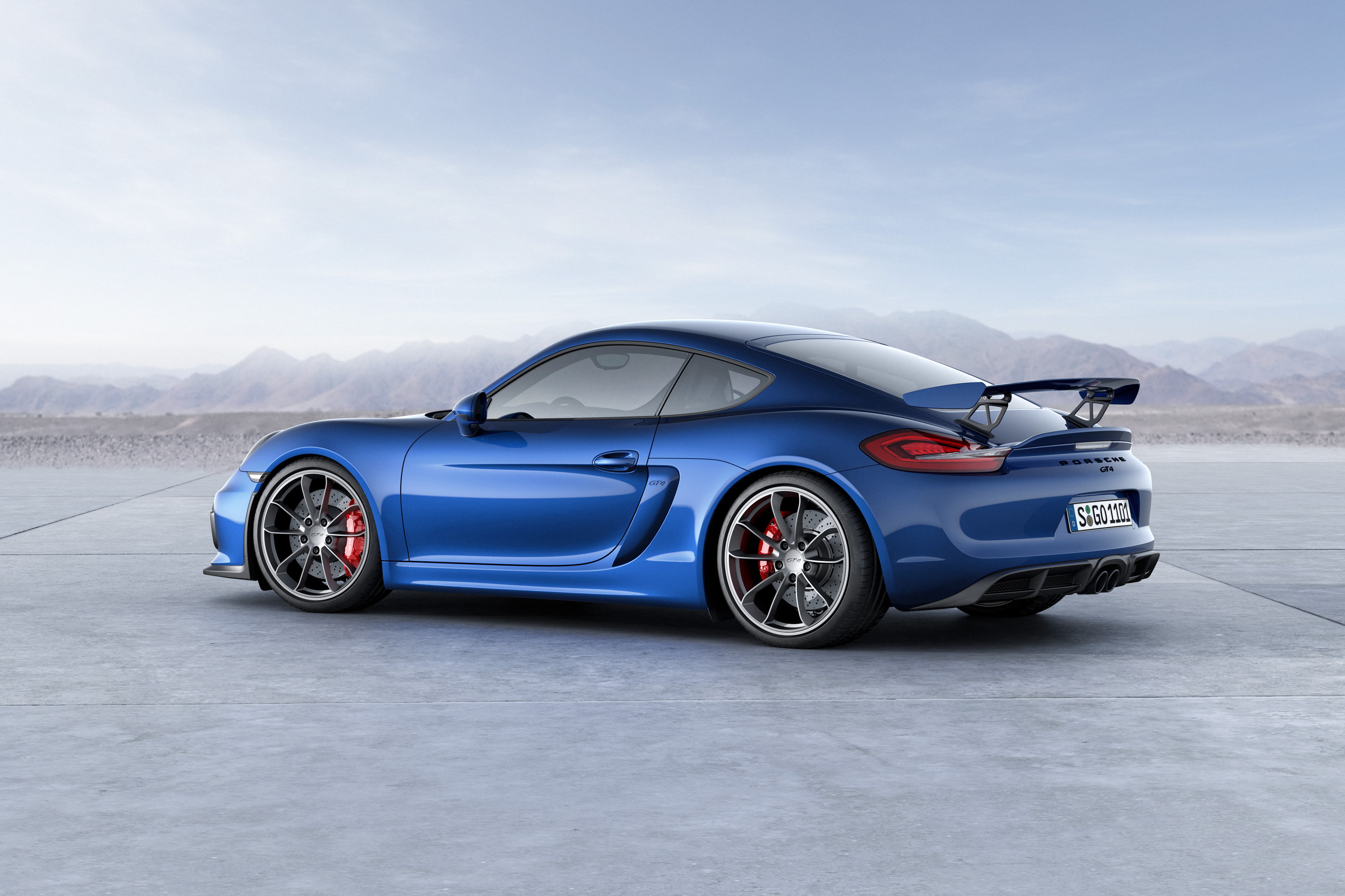 Porsche onthult Cayman GT4, de snelste Cayman in de familie. Hij staat live op de Autosalon van Geneve en rolt vanaf april de showrooms in.