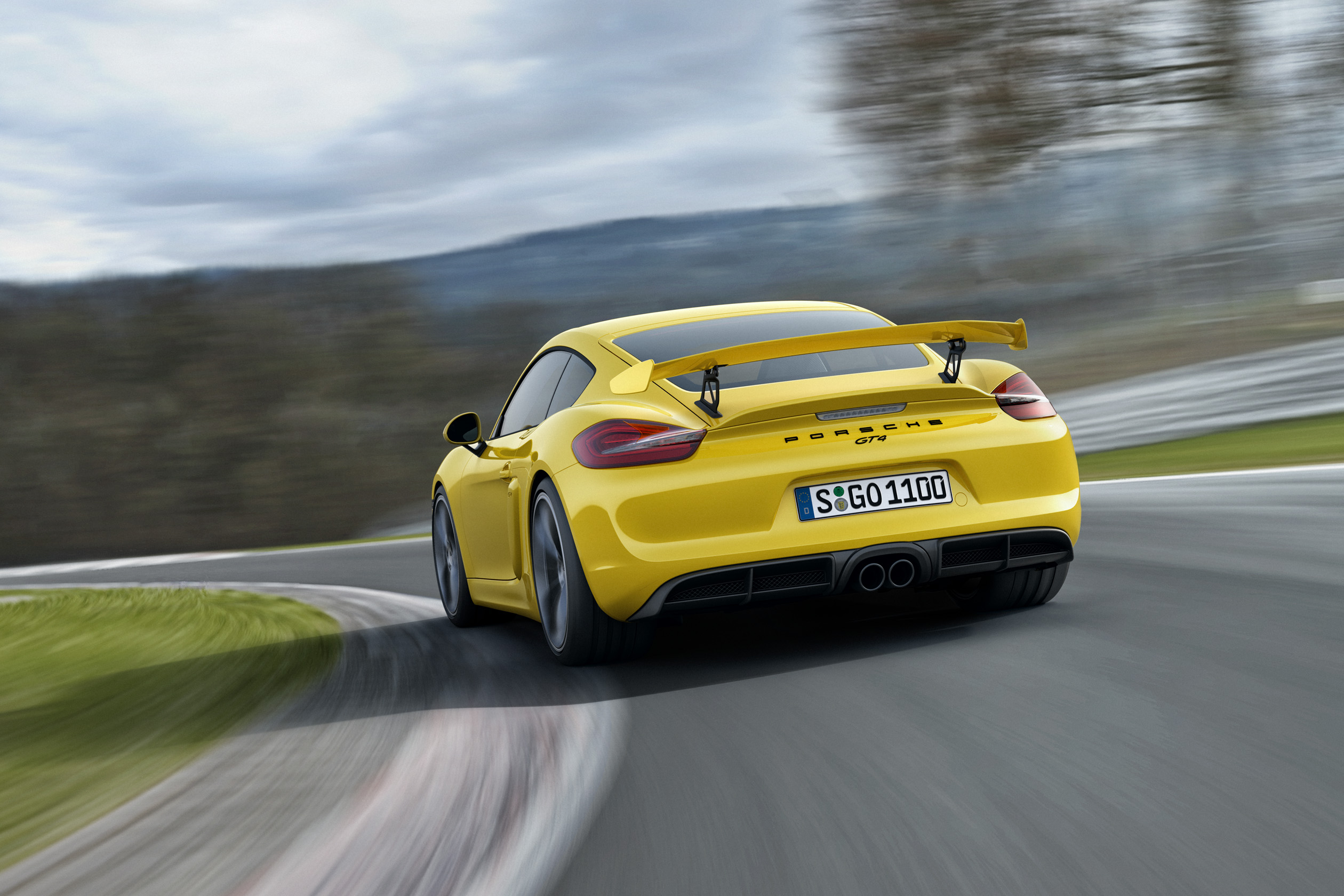 Porsche onthult Cayman GT4, de snelste Cayman in de familie. Hij staat live op de Autosalon van Geneve en rolt vanaf april de showrooms in.