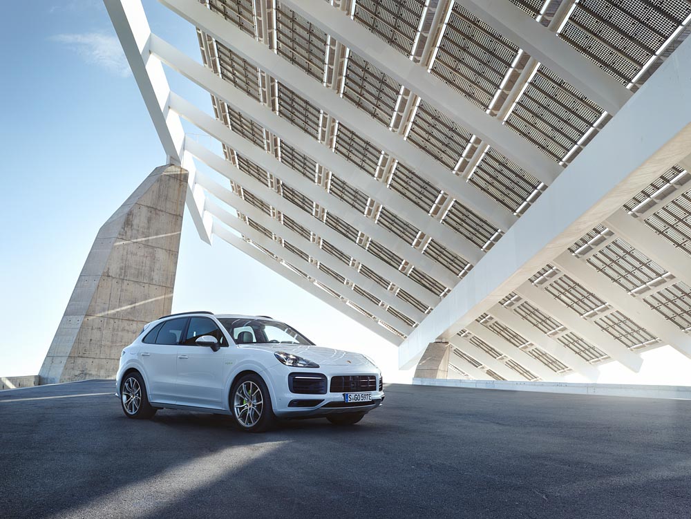 Porsche voegt de plug-in hybrid toe aan het leveringsprogramma van de nieuwe Cayenne.