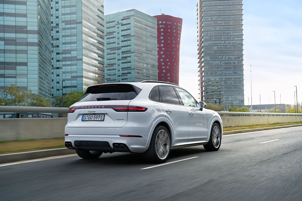 Porsche voegt de plug-in hybrid toe aan het leveringsprogramma van de nieuwe Cayenne.