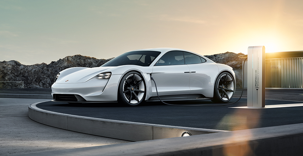Porsche neemt Mission E elektrische sportwagen met 600 pk in productie. We verwachten de Mission E met 500 km actieradius voor 2020 in de showroom.