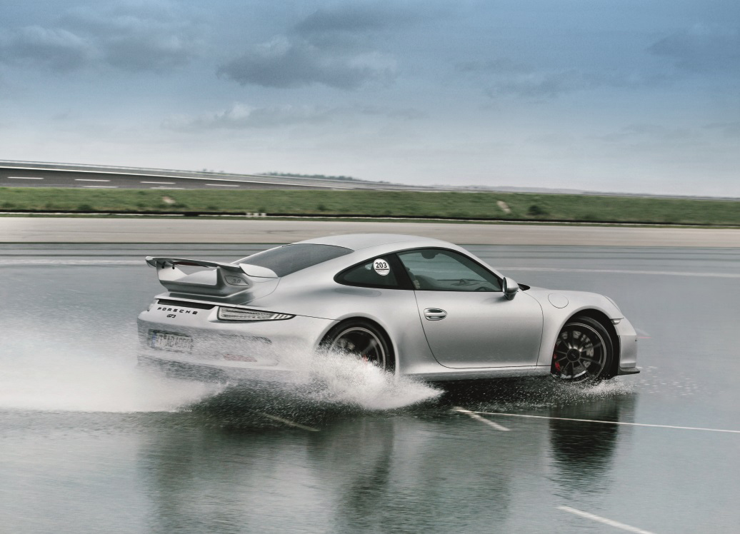 Porsche Sport Driving School breidt activiteiten met cursussen en trainingen in Nederland verder uit.