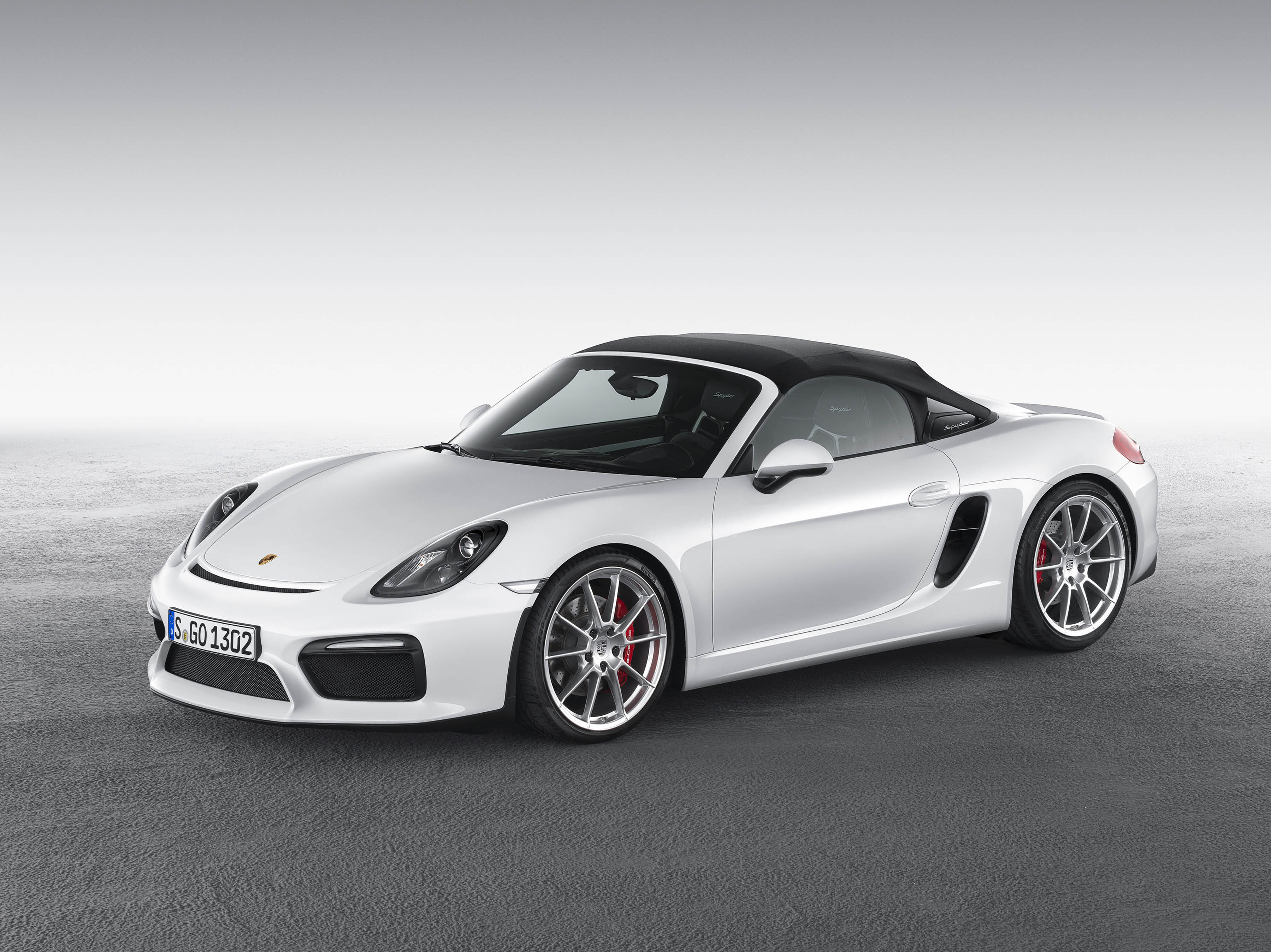 Porsche zet de nieuwe Boxster Spyder als wereldprimeur op de New York International Auto Show 2015.
