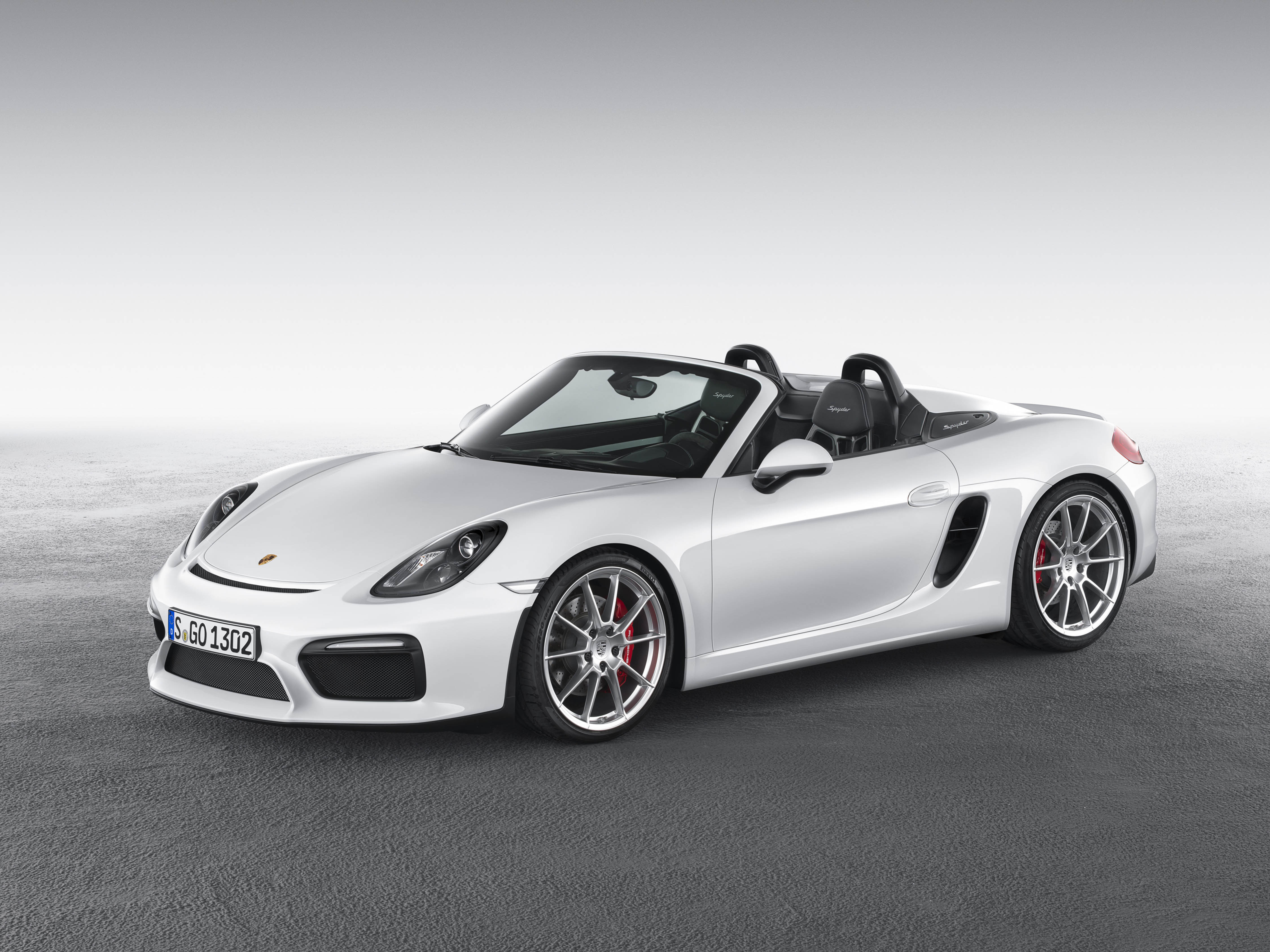 Porsche zet de nieuwe Boxster Spyder als wereldprimeur op de New York International Auto Show 2015.