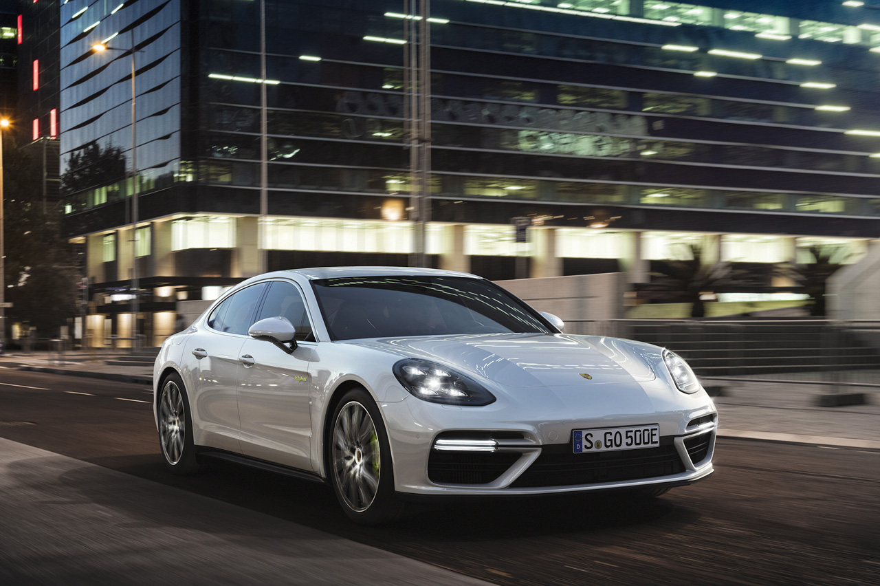 Porsche investeert de komende vier 3 miljard euro extra voor de ontwikkeling van elektrische en gelektrificeerde auto's.