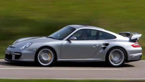 Het echte topmodel van de 911 serie is de GT2. Meer vermogen dan de turbo maar minder gewicht. Kan het nog beter? Voor de puristen waarschijnlijk niet.