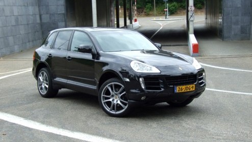 Een Porsche met een diesel. Wie had ooit kunnen denken dat het zover zou komen? Voor de echte sportwagenfanaat was de Cayenne al een doorn in het oog en nu moeten ze weer met lede ogen aanzien dat de