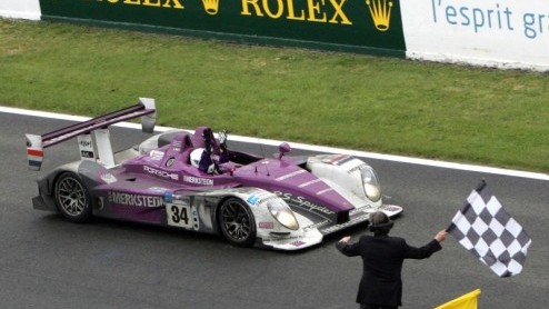 Het Nederlandse team Van Merksteijn Motorsport by Equipe Verschuur heeft met de Porsche RS Spyder de overwinning in de klasse LMP2 bij de 24 Uur van Le Mans behaald. Coureurs Jos Verstappen, Jeroen Bl