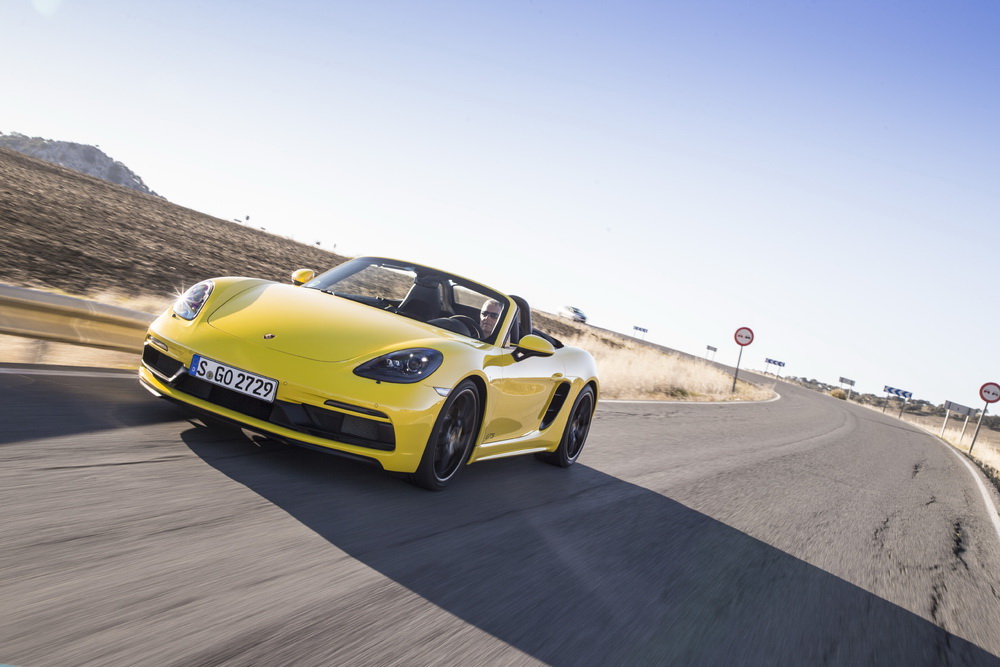 De Porsche stand op de LA Motor Show 2017 biedt maar liefst vier wereldprimeurs: 718 Boxster en Cayman GTS, 911 Carrera T en Panamera E-Hybrid Sport Turismo