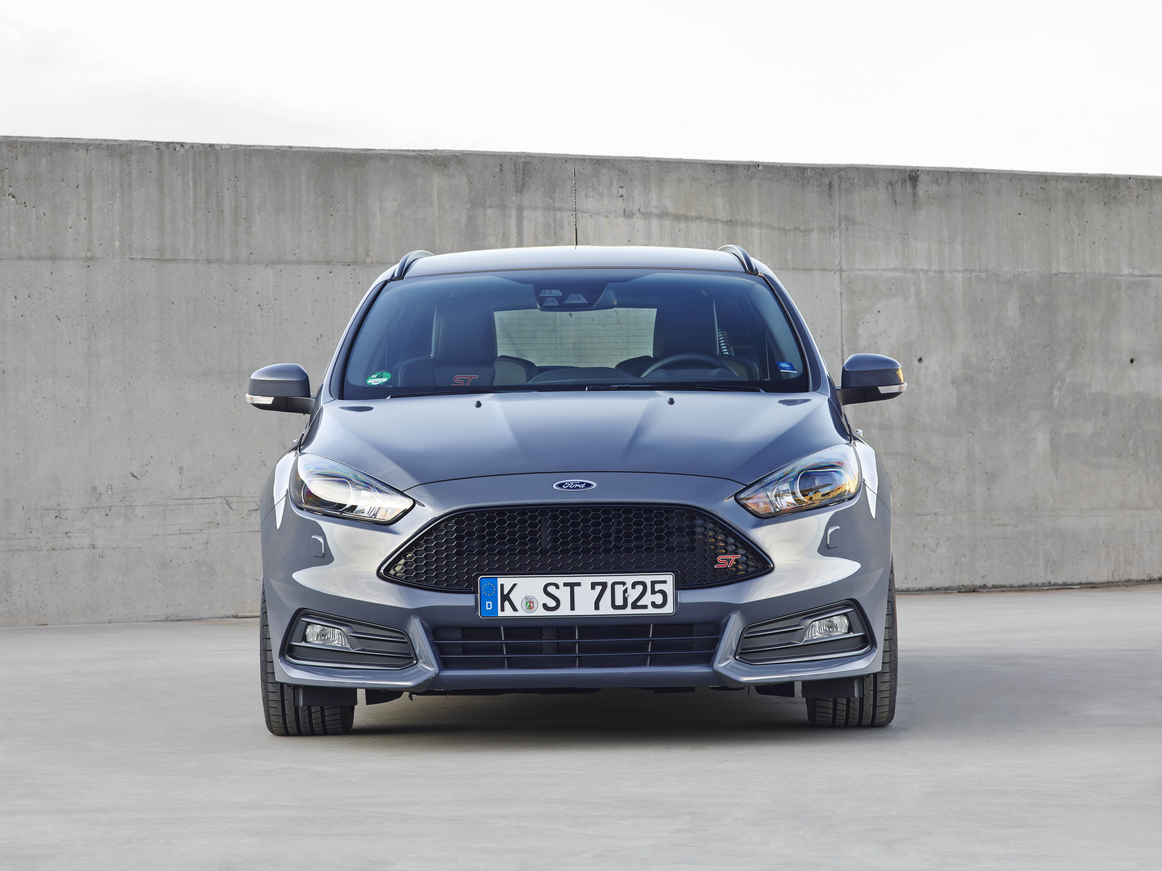 Vanaf 2016 levert Ford de Focus ST TDCi diesel ook met Powershiftautomaat. De meerprijs is klein terwijl de sprinttijd 0.4 seconden lager komt te liggen.