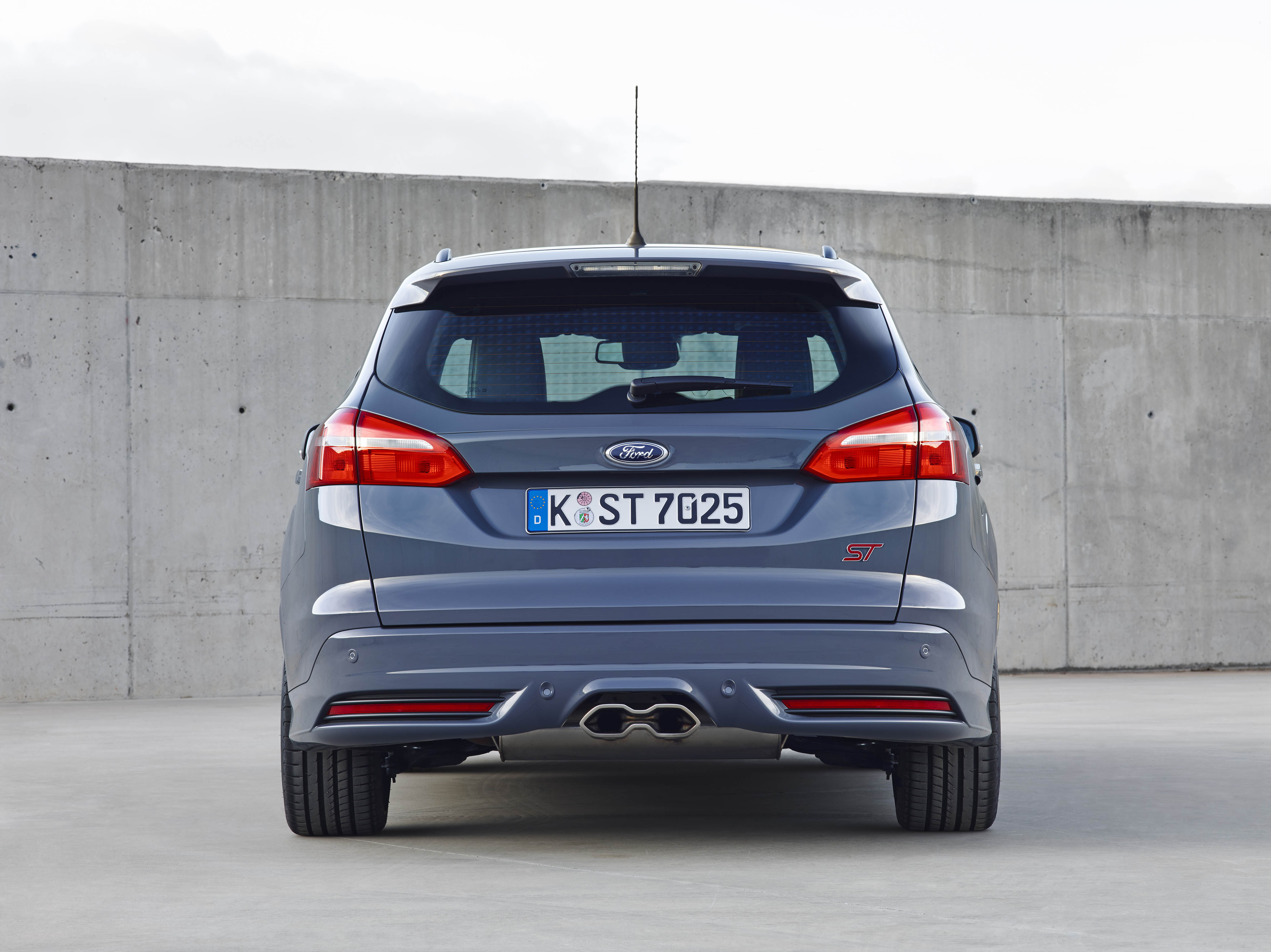 Vanaf 2016 levert Ford de Focus ST TDCi diesel ook met Powershiftautomaat. De meerprijs is klein terwijl de sprinttijd 0.4 seconden lager komt te liggen.