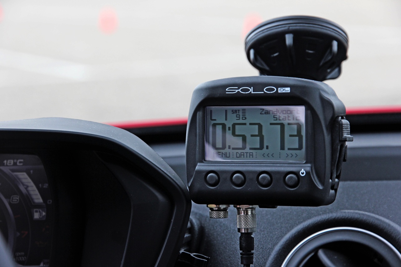 Alfa Romeo introduceert exclusief voor Nederland de 4C CPZ Track Edition met lap timer, rijvaarheidstraining en extra koolstofvezel accenten.