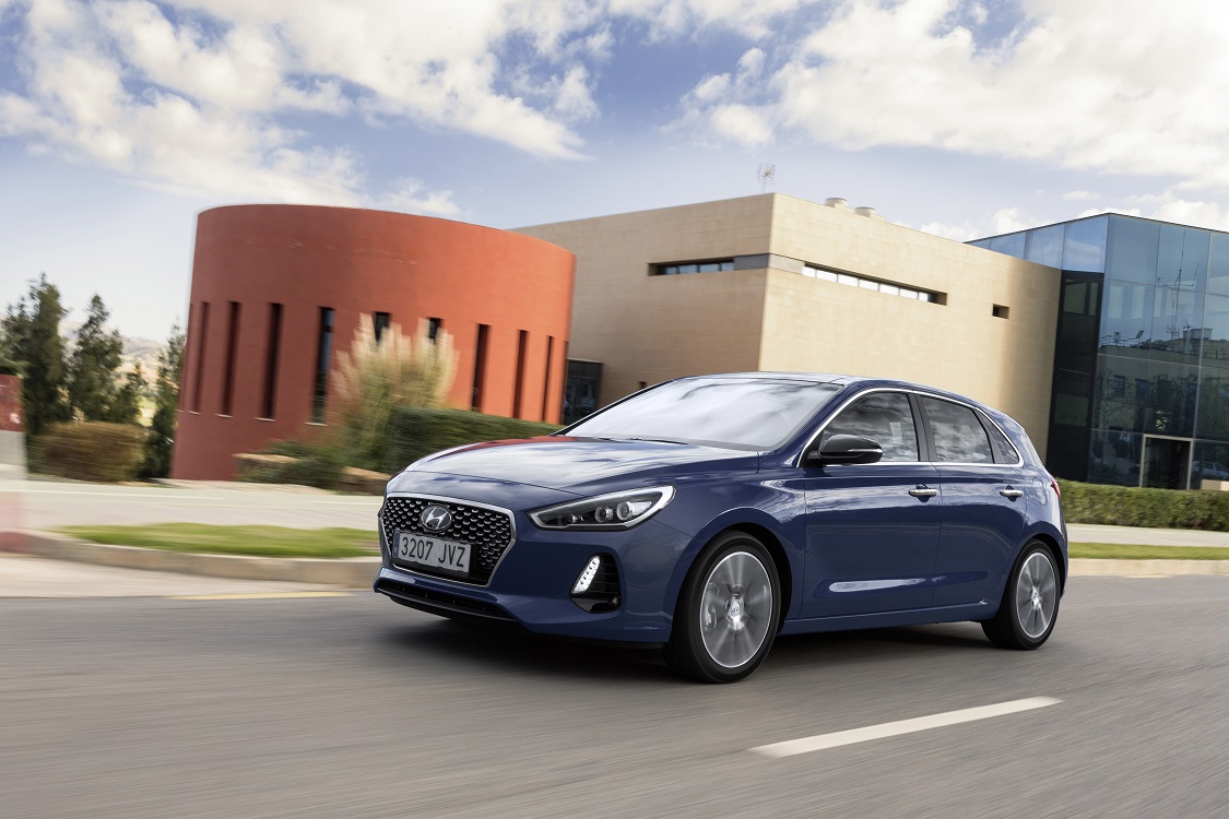 Hyundai heeft de prijzen bekendgemaakt voor de nieuwe i30. De auto is er vanaf 20.495 euro en komt ook als First Edition.