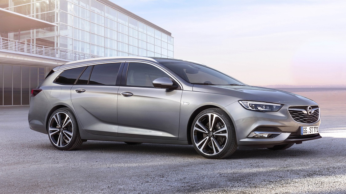 Opel heeft nu de prijzen bekendgemaakt van haar nieuwe vlaggenschip: de Insignia. Ook de standaarduitrusting en het motorenaanbod zijn nu definitief bekend.