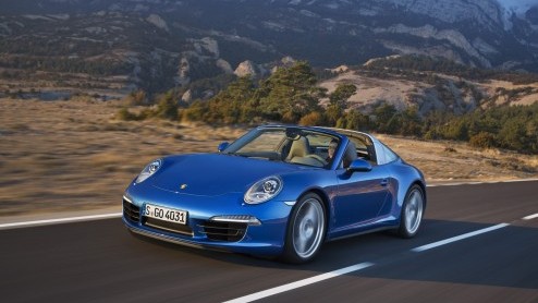 Porsche heeft de nieuwe 911 Targa onthuld. De auto komt er in twee uitvoeringen, uitsluitend met vierwielaandrijving.