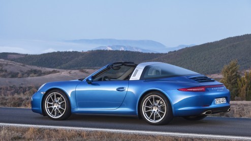 Porsche heeft de nieuwe 911 Targa onthuld. De auto komt er in twee uitvoeringen, uitsluitend met vierwielaandrijving.