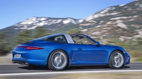 Porsche heeft de nieuwe 911 Targa onthuld. De auto komt er in twee uitvoeringen, uitsluitend met vierwielaandrijving.