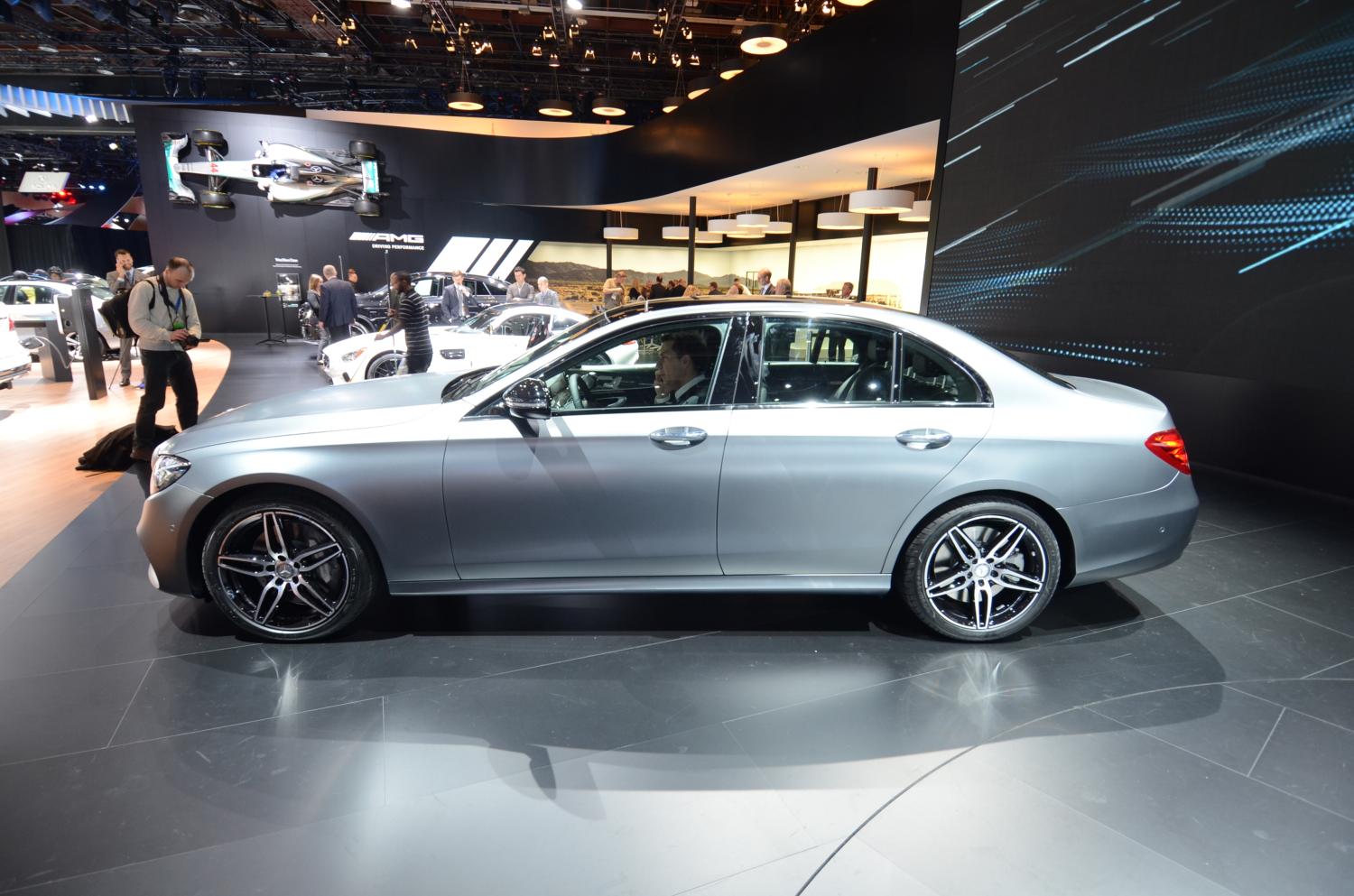 Alle prijzen en uitvoeringen van de nieuwe Mercedes-Benz E-Klasse W213 bekend. De E-Klasse is leverbaar vanaf 49.995 euro en komt in aanmerking voor 15% en 21% bijtelling.