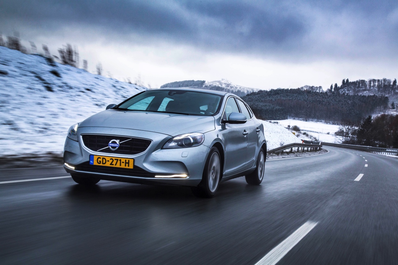 Volvo introduceert private lease voor V40 en V40 Cross Country. Met prive lease is de V40 te rijden vanaf 349 euro per maand en de V40 Cross Country vanaf 439 euro per maand.