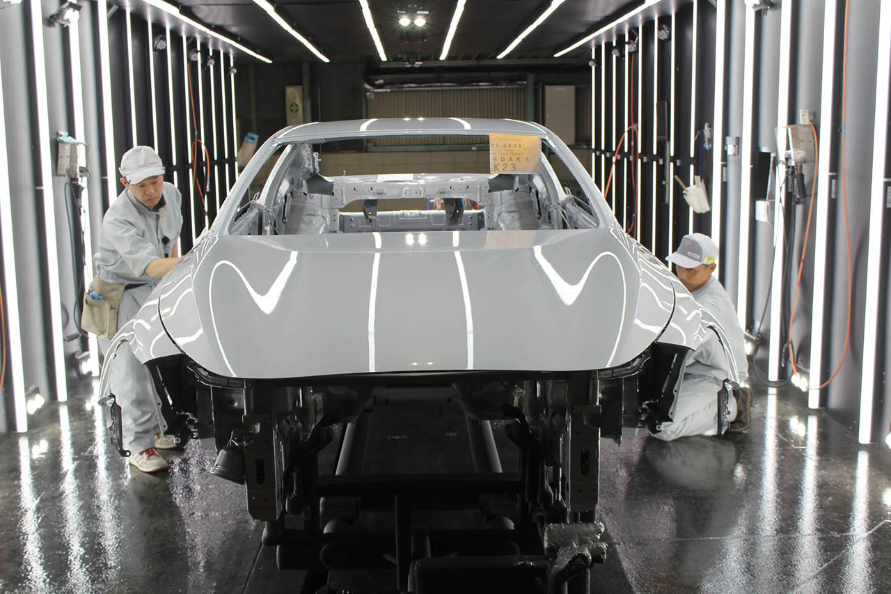 De productie van de Infiniti Q60 Sport Coup is begonnen in Japan. Nog dit jaar wordt de auto in ons land verwacht.