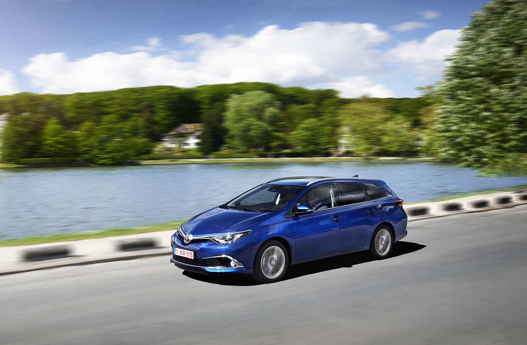 Productie Toyota Auris hybride verhoogd om te kunnen voldoen aan de vraag. Met name de Auris Touring Sports Hybrid met 14% bijtelling is erg interessant voor de lease.