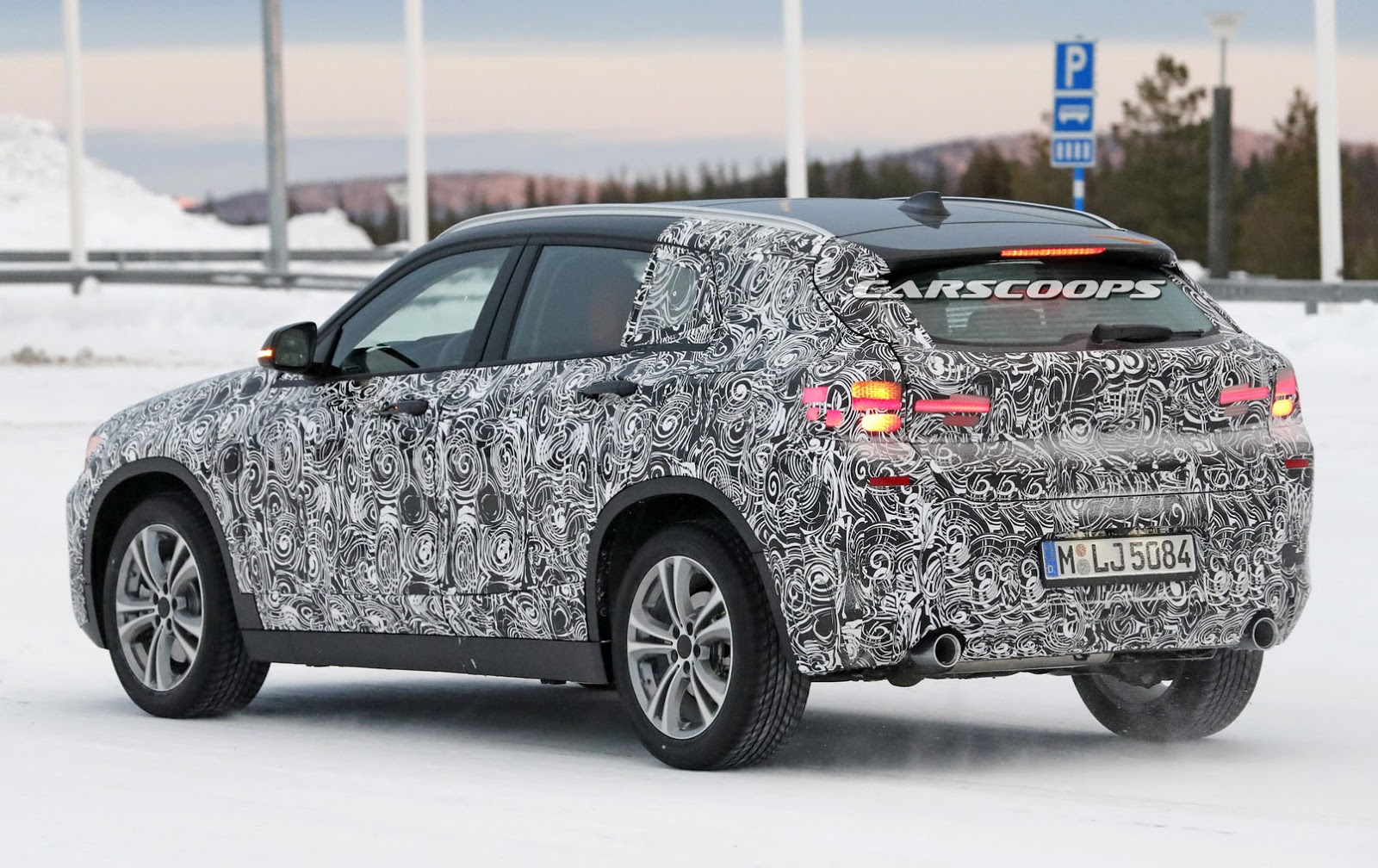 In Zweden is een gecamoufleerde BMW X2 gespot. Die camouflage is al een stuk dunner dan de vorige keer dat de X2 gespot werd