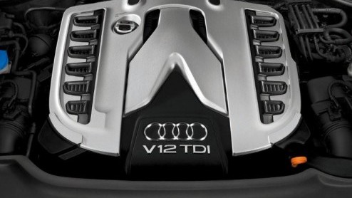 Downsizen, groene motoren, milieulabels, tja, het vormt tegenwoordig het gesprek van de dag. En dan komt Audi nu met de Q7 V12 TDI. Wees gerust milieufreaks, gezien de vanafprijs zijn maar weinig mens