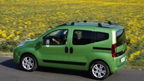 Het gamma van de vrolijk kijkende ruimte-kubus Fiat Qubo wordt zoals beloofd uitgebreid met een Multijet dieselvariant. Tegelijkertijd start de Fiat de levering van de Qubo in basistrim Active.