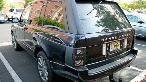 De voorbereidingen van de facelift voor de Range Rover hebben we al een paar keer kunnen aanschouwen. Vandaag druppelen nieuwe beelden van deze opgefriste mastodont binnen.