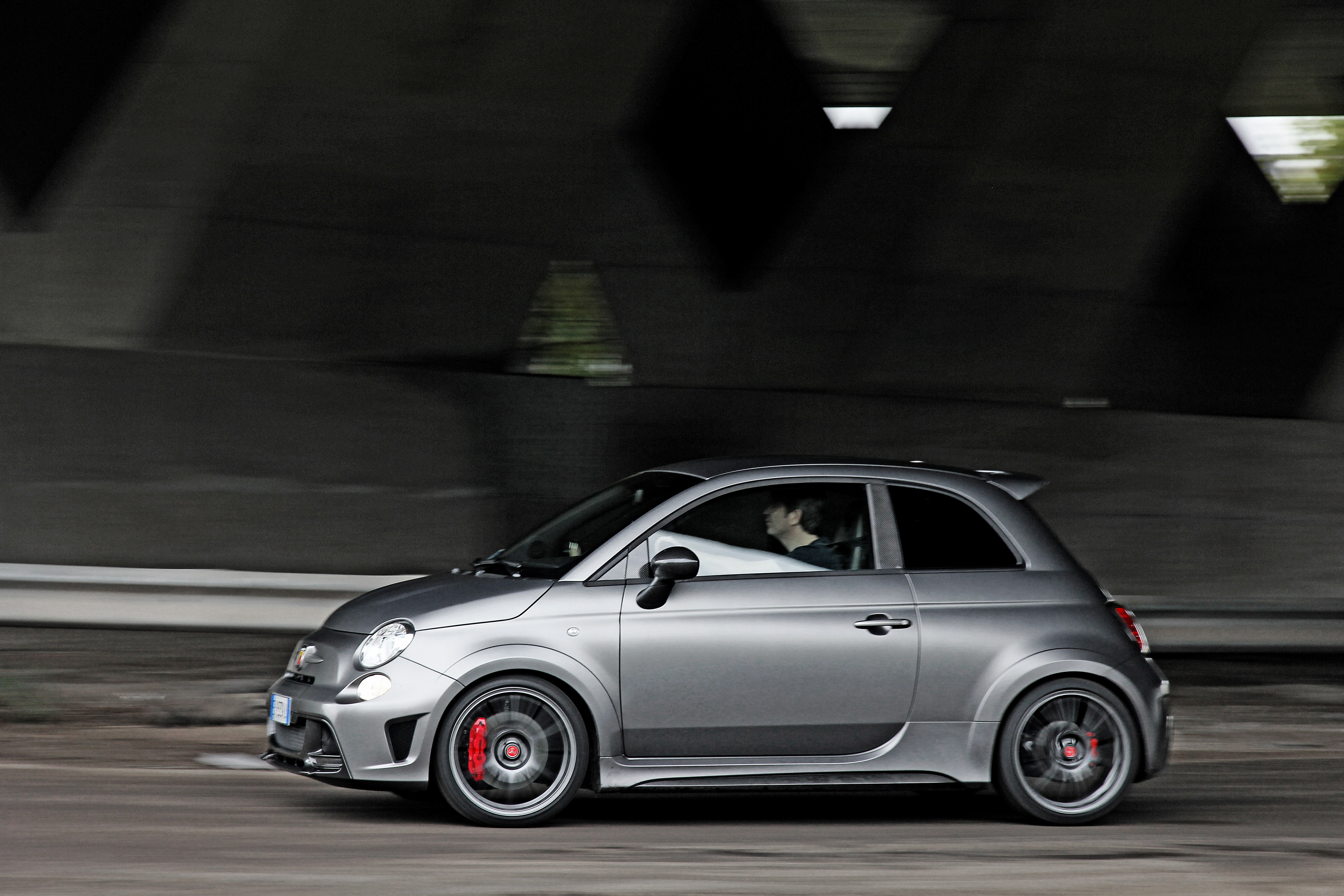 Op pad met de meest extreme '500' ooit, de Abarth 695 Biposto met 190 pk!
