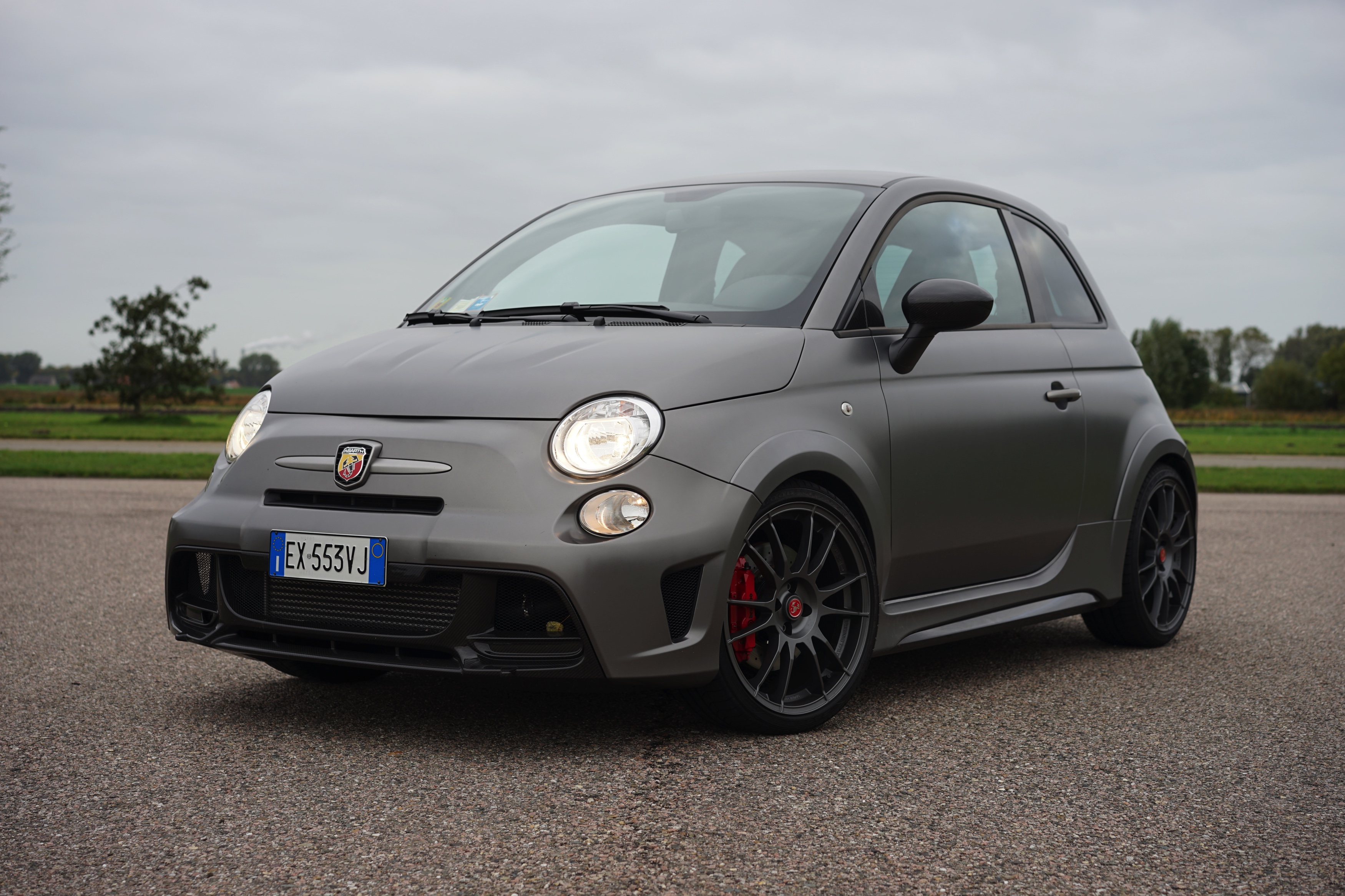 Op pad met de meest extreme '500' ooit, de Abarth 695 Biposto met 190 pk!
