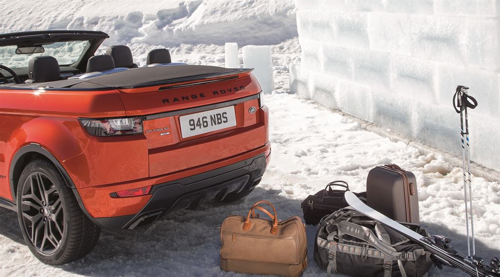 De Range Rover Evoque Convertible is nu als productiemodel gepresenteerd en komt vanaf het voorjaar 2016 naar Nederland in de verkoop.