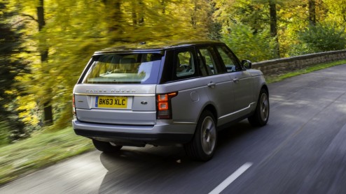 Test van Range Rover Hybrid. Een elektrisch bereik van 1,6 km en een elektrische top van 48 km/u. Wat is de meerwaarde eigenlijk van de Range Rover Hybrid buiten de milieuverantwoorde Hybrid-badges?