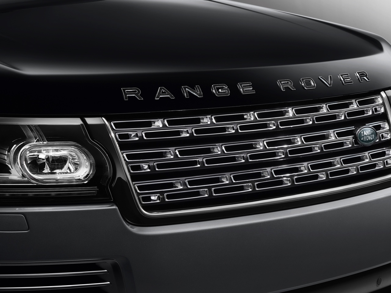 Land Rover introduceert voor modeljaar 2016 de nieuwe Range Rover SVAutobiography met extra luxe uitrusting, speciale details en de mogelijkheid om de 5.0 Supercharged 550 pk te bestellen.