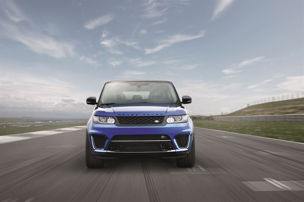 De snelste Range Rover van dit moment is de Range Rover Sport SVR met 550 pk uit een 5.0 liter V8 Supercharged. Hij is in Nederland voor prijzen vanaf 192.400 euro.