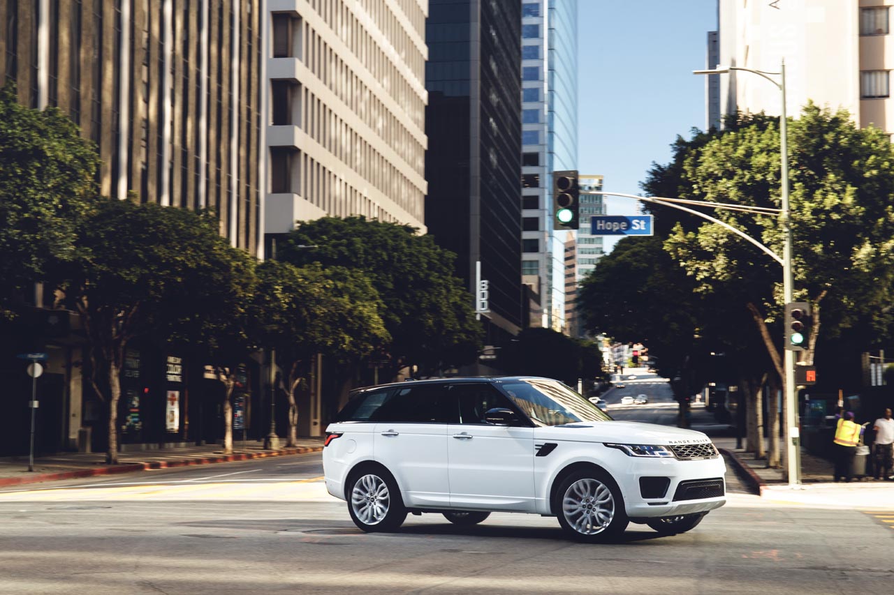 Range Rover vervangt in de Sport de 2 liter diesel voor een V6 3 liter met lager vermogen.