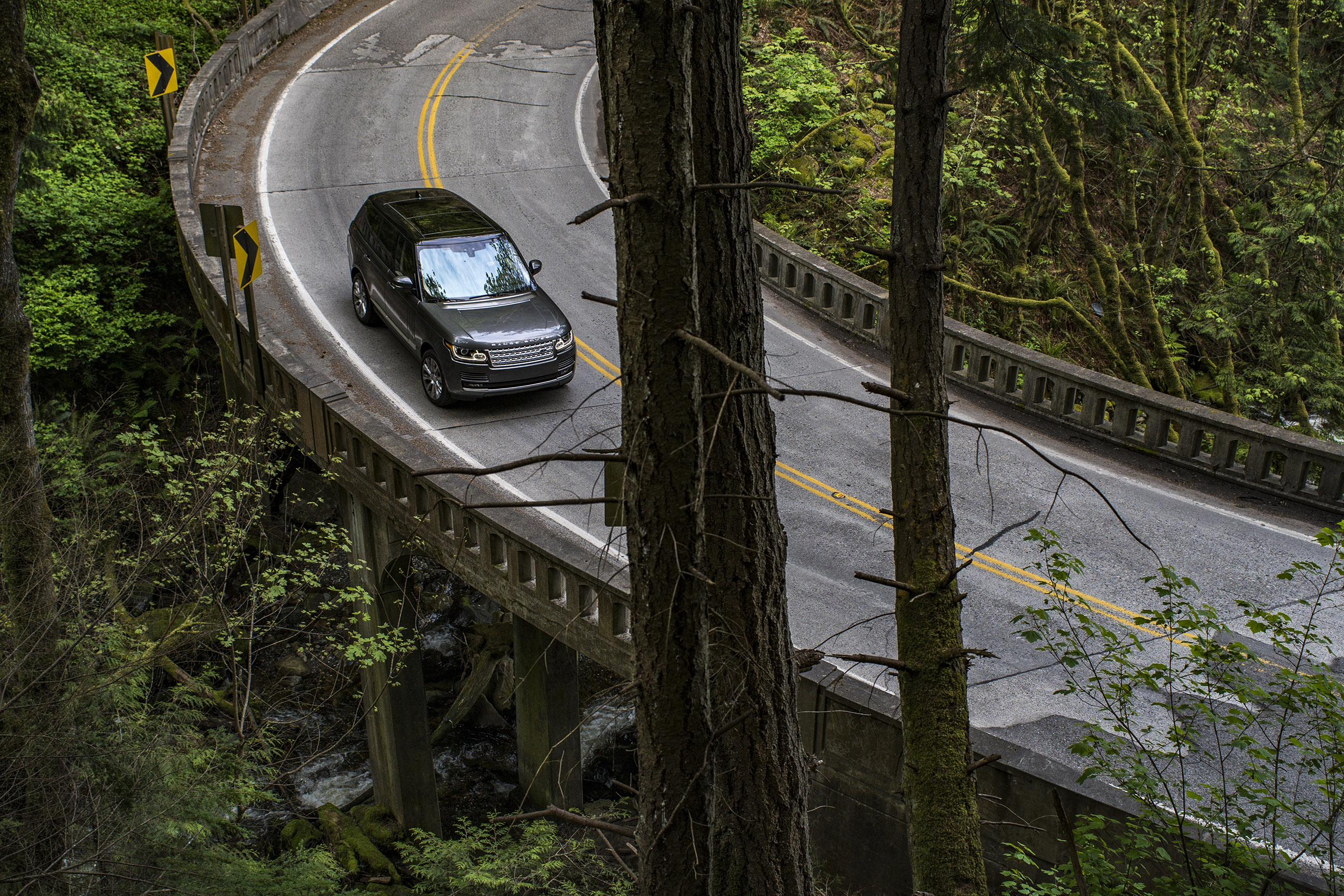 Topfotograaf Michael Christopher Brown trok met een Range Rover door het Amerika en legde de fraaiste landschappen vast.