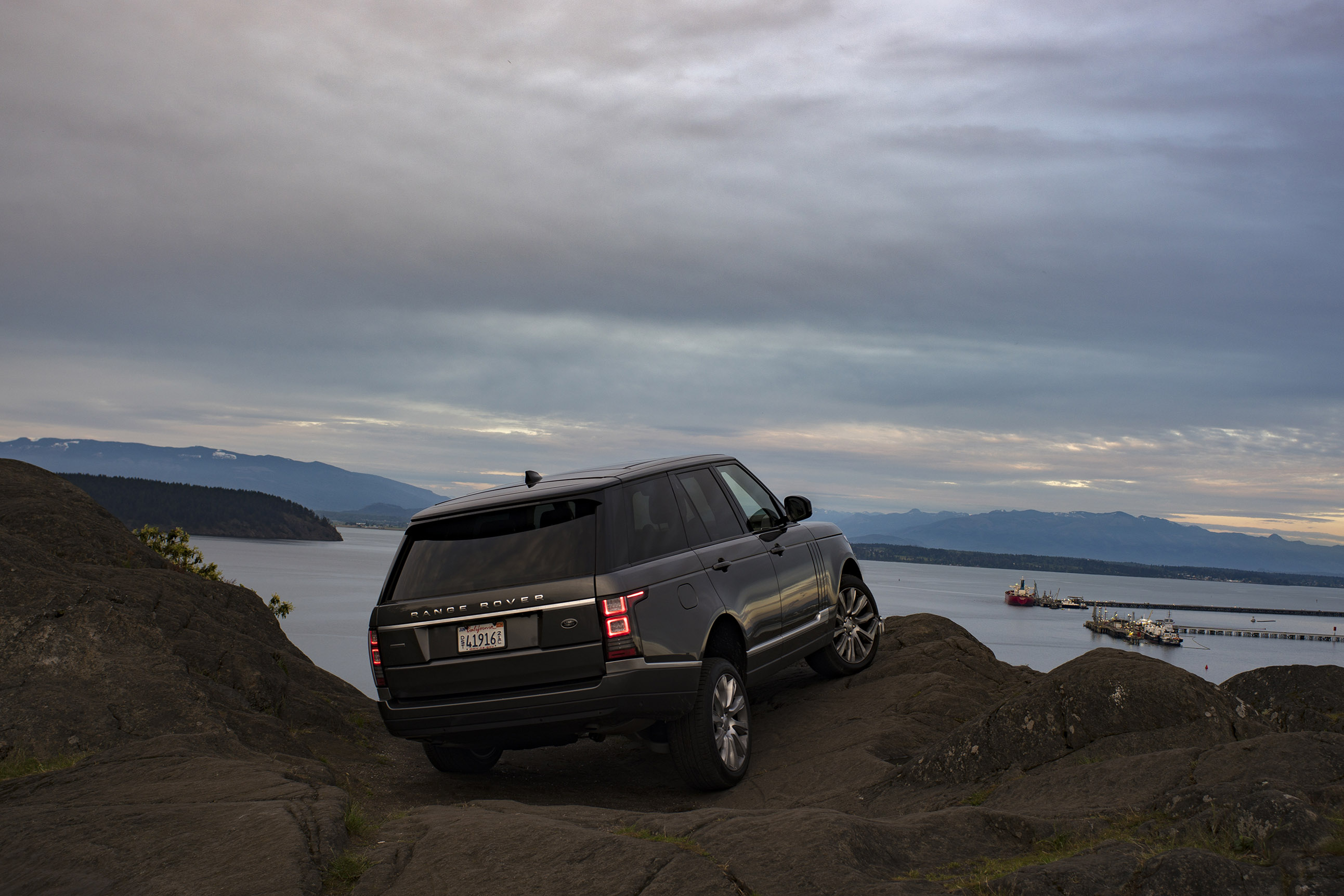 Topfotograaf Michael Christopher Brown trok met een Range Rover door het Amerika en legde de fraaiste landschappen vast.